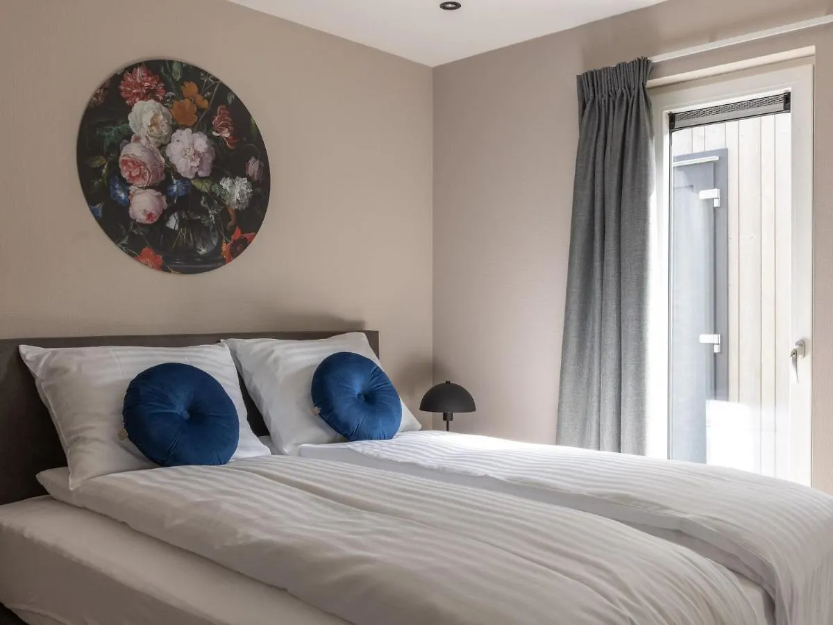 Beautiful Lodge With A Nice Terrace, Located In A Holiday Park In Brabant Oirschot 0*,