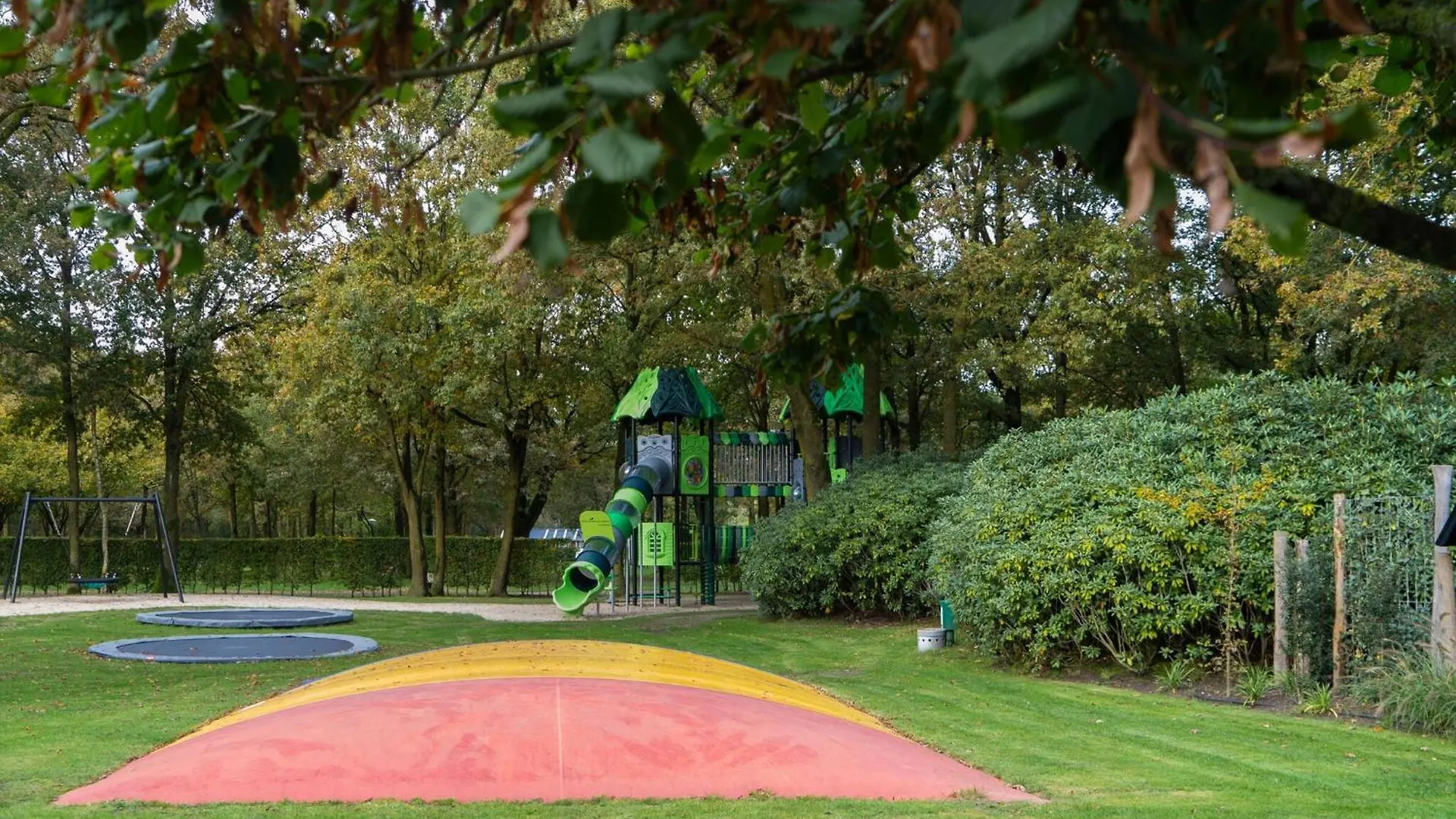 Beautiful Lodge With A Nice Terrace, Located In A Holiday Park In Brabant Oirschot 0*,  Netherlands